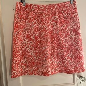 It has pockets! Paisley print skirt
